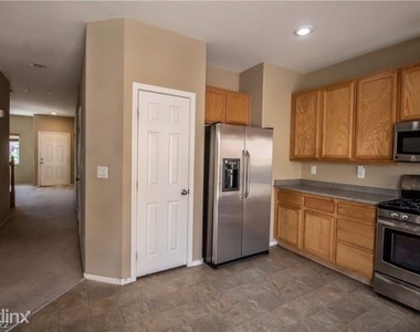 10536 Blanca Peak Avenue - Photo Thumbnail 11