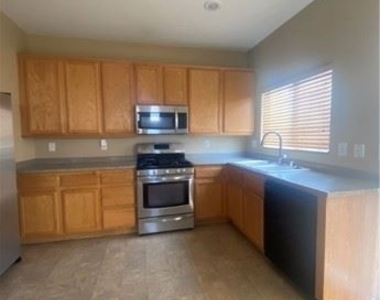 10536 Blanca Peak Avenue - Photo Thumbnail 4