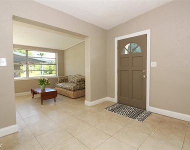 653 Balfour Dr - Photo Thumbnail 7