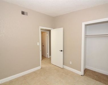 653 Balfour Dr - Photo Thumbnail 13