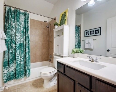 4529 Tiddle Ln - Photo Thumbnail 23