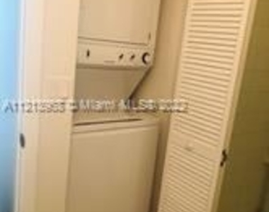 888 Biscayne Blvd Apt 4505 - Photo Thumbnail 8