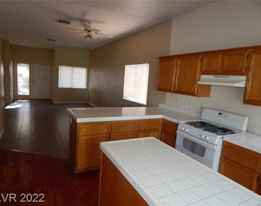 1720 Wendell Williams Avenue - Photo Thumbnail 6