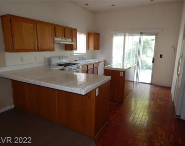 1720 Wendell Williams Avenue - Photo Thumbnail 4