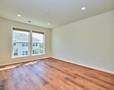 2950 Finsbury Pl #120 - Photo Thumbnail 12