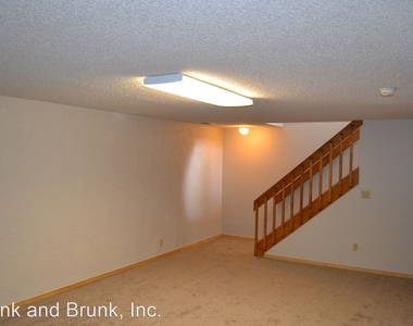 7815 Conifer Drive - Photo Thumbnail 21