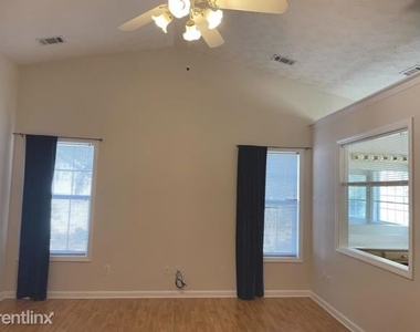 2920 Forest Close Drive - Photo Thumbnail 17