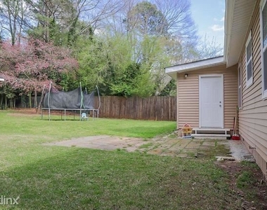 2918 Hall Dr. Se - Photo Thumbnail 10