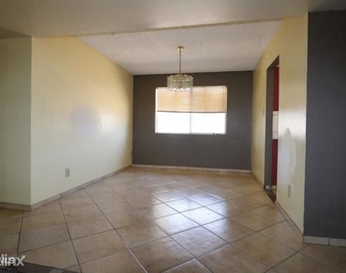 4126 W Desert Cove Avenue - Photo Thumbnail 2