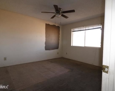 4126 W Desert Cove Avenue - Photo Thumbnail 7