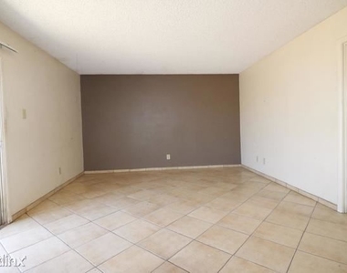 4126 W Desert Cove Avenue - Photo Thumbnail 4