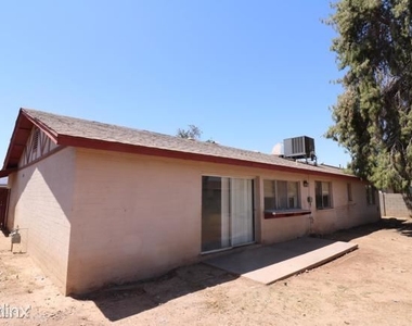 4126 W Desert Cove Avenue - Photo Thumbnail 12