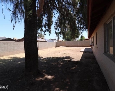 4126 W Desert Cove Avenue - Photo Thumbnail 15