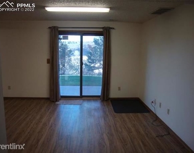 2424 Elite Terrace - Photo Thumbnail 25