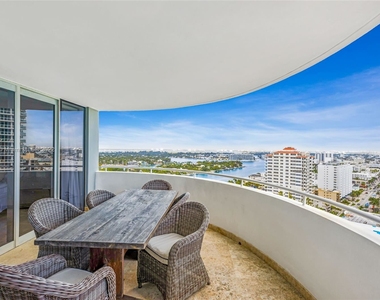 6301 Collins Ave - Photo Thumbnail 17