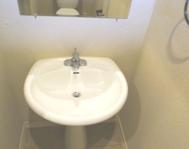 7054 Lakeview Dr #101 - Photo Thumbnail 5