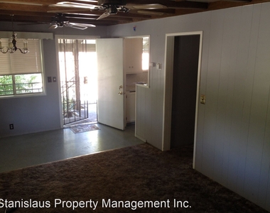 816 El Vecino Avenue, Unit B - Photo Thumbnail 0