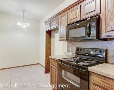 1726 West Palm Place - Photo Thumbnail 15