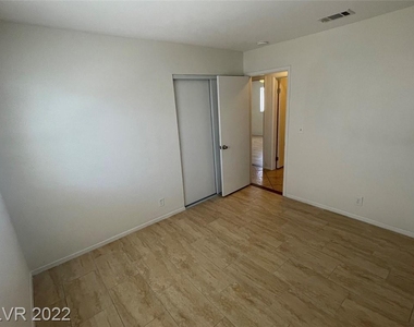 6405 Roy Rogers Drive - Photo Thumbnail 9