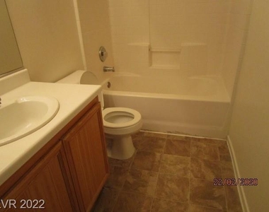 824 Sistine Street - Photo Thumbnail 13