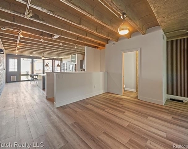 627 W Alexandrine Street - Photo Thumbnail 15