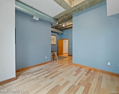 627 W Alexandrine Street - Photo Thumbnail 41