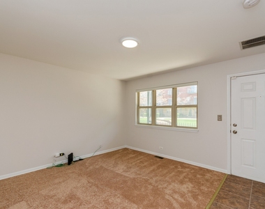 4530 S Woodlawn Avenue - Photo Thumbnail 1