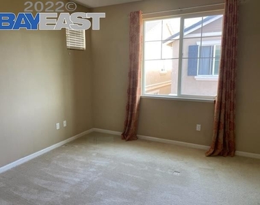 7078 N Mariposa Ct - Photo Thumbnail 13