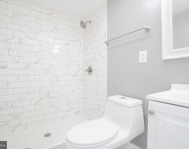 4404 Clay Street Ne - Photo Thumbnail 14