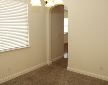 603 W Madrid Lane - Photo Thumbnail 24