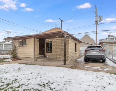 2218 East Avenue - Photo Thumbnail 15