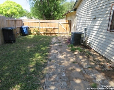 8203 Meadow Swan St - Photo Thumbnail 25