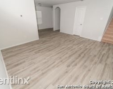10471 Clearwater Way - Photo Thumbnail 2