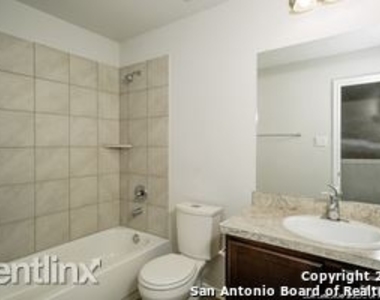 10354 Clearwater Way - Photo Thumbnail 8