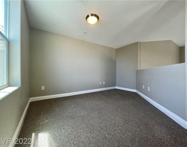 8777 West Maule Avenue - Photo Thumbnail 13