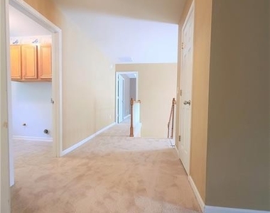 1270 Mount Laurel Place - Photo Thumbnail 5