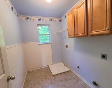 1270 Mount Laurel Place - Photo Thumbnail 23