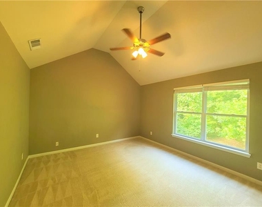 1270 Mount Laurel Place - Photo Thumbnail 8