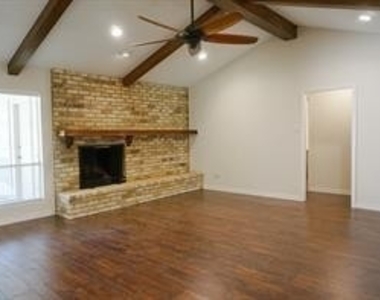 7207 Winterwood Lane - Photo Thumbnail 10