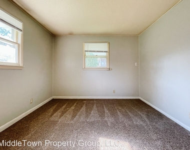 4701 W Garver Drive - Photo Thumbnail 15