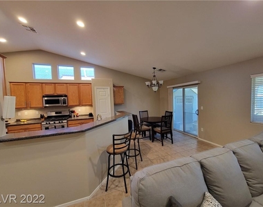 3719 Maple Creek Avenue - Photo Thumbnail 4