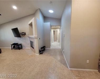 3719 Maple Creek Avenue - Photo Thumbnail 7