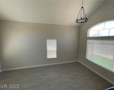 7832 Blue Eagle Way - Photo Thumbnail 20