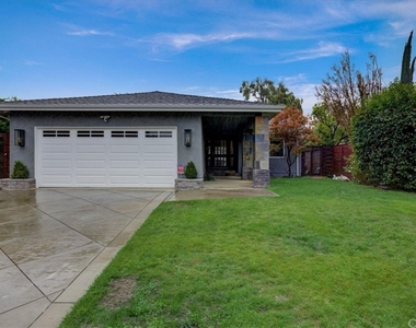 5270 Weller Drive - Photo Thumbnail 0