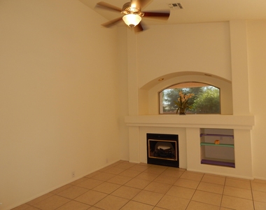 11061 N Eagle Crest Drive - Photo Thumbnail 2