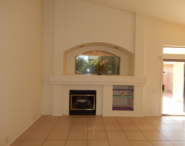 11061 N Eagle Crest Drive - Photo Thumbnail 10