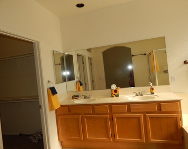 11061 N Eagle Crest Drive - Photo Thumbnail 22