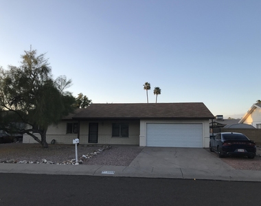 4064 W Desert Cove Avenue - Photo Thumbnail 0