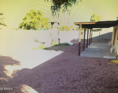 4064 W Desert Cove Avenue - Photo Thumbnail 16