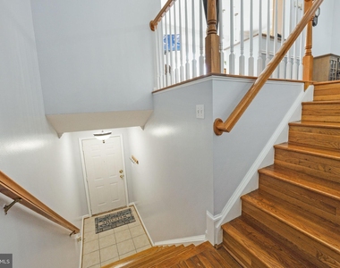 419 Stanton Place - Photo Thumbnail 2